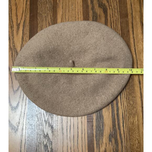Vintage Classic Tan Wool Beret Hat Unmarked Tagless Small Size Youth? - Picture 3 of 6